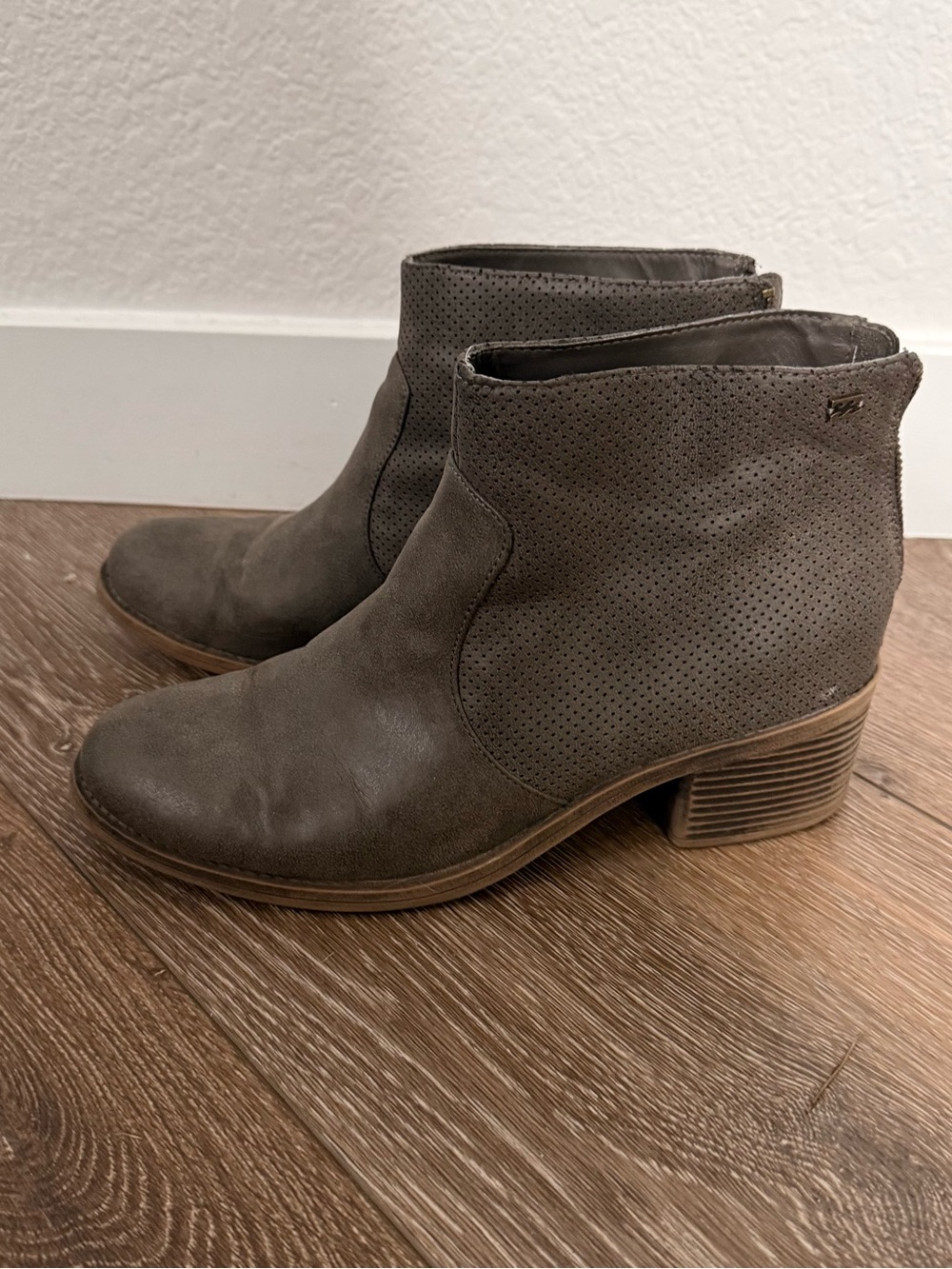 Women's Gray Suede Ankle Boots